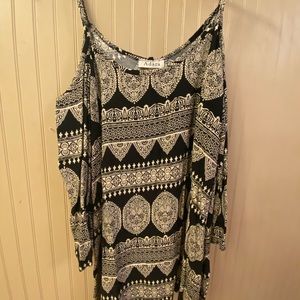 Cold sholder top. Adara brand.